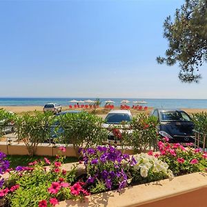 Studio Nikiti Beach
